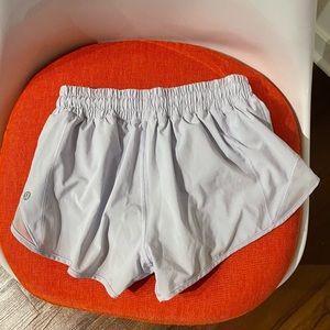 LuluLemon Hotty Hot Low-Rise Lined Short 2.5”